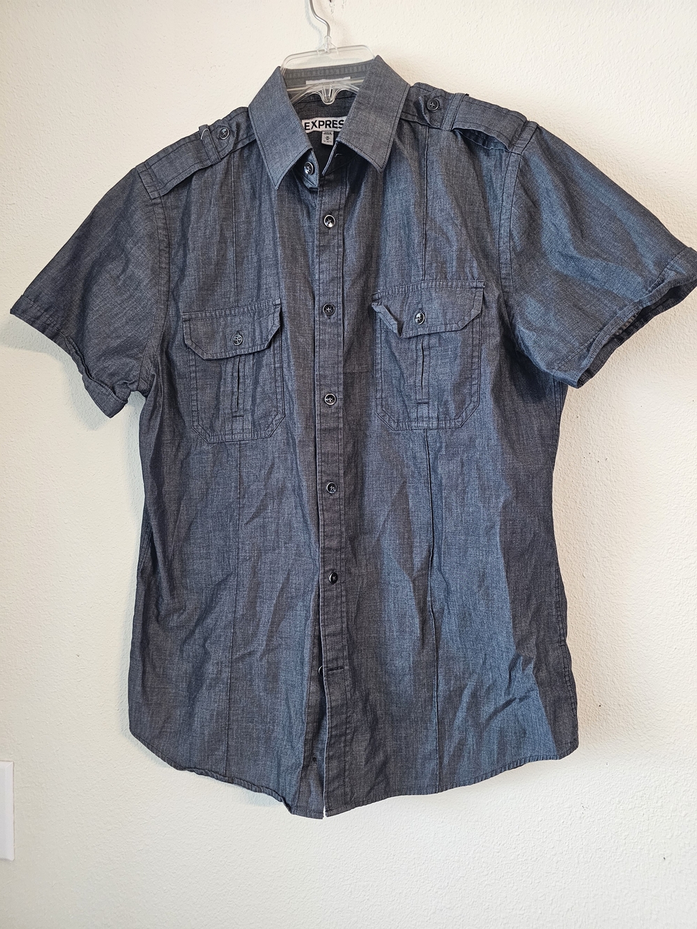 Express Men’s Short Sleeve Button-Down Shirt - Charcoal